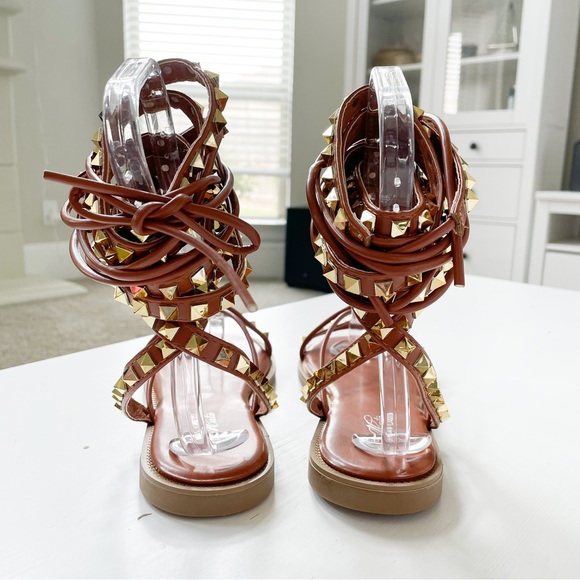 Mata “Empire State” Tan Tall Strappy Sandal - Picture 4 of 7